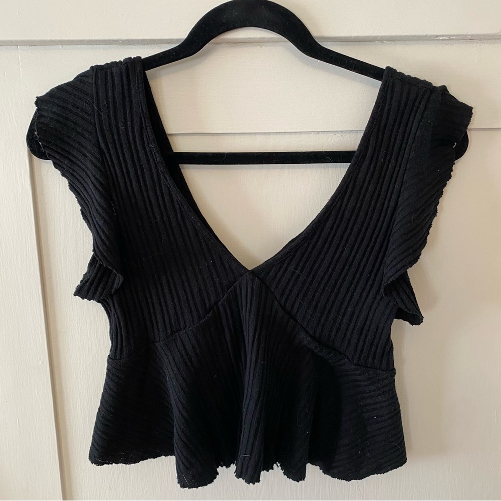 BLACK RUFFLE TANK TOP